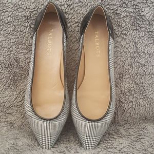 Like new Houndstooth flats!
